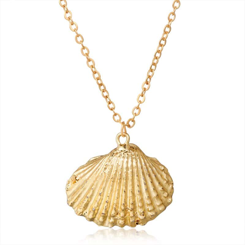 Shell Pendant Golden Bucarde