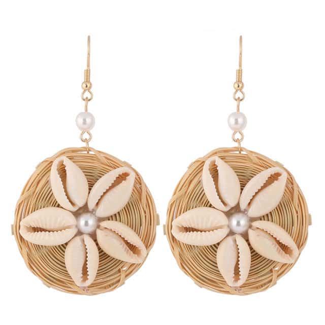 Shell Earrings Pearls And Light Wicker