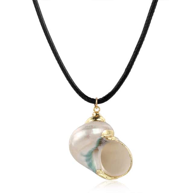 Shell Pendant Nacreous Turbo