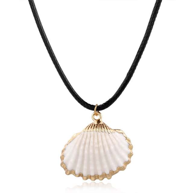 Shell Pendant Golden "Buccinum" Shell